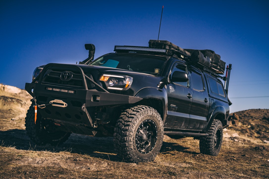 Dual Battery Setup on Black Double Cab 2nd Gen Tacoma