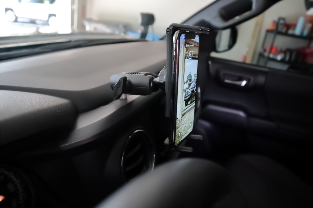 Buyer's Guide Top 6 Phone Mounts for 3rd Gen Toyota