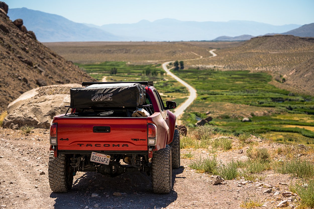 Long Travel 3rd Gen Tacoma on 35s with Roof Top Tent