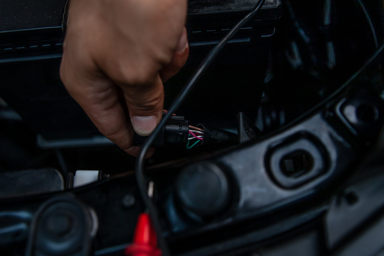 Tapping Power Wires for Toyota Pro Shop LED Raptor Light Install