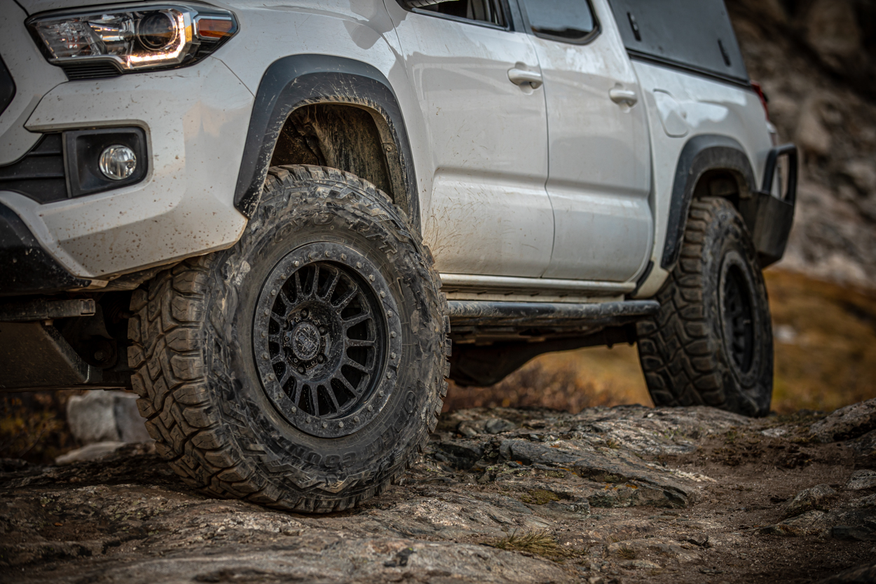 Lifted Super White 3rd Gen Tacoma with Relations Race Wheels RR6-H (Hybrid Beadlock)