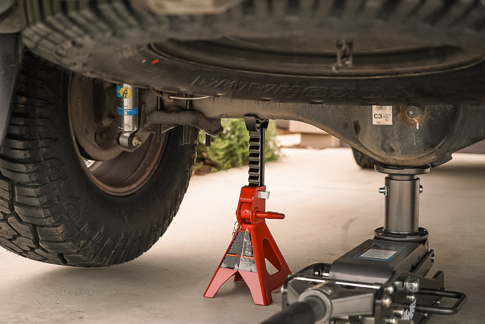 Pro-Eagle Jack Lifting Toyota Tacoma Rear Axle