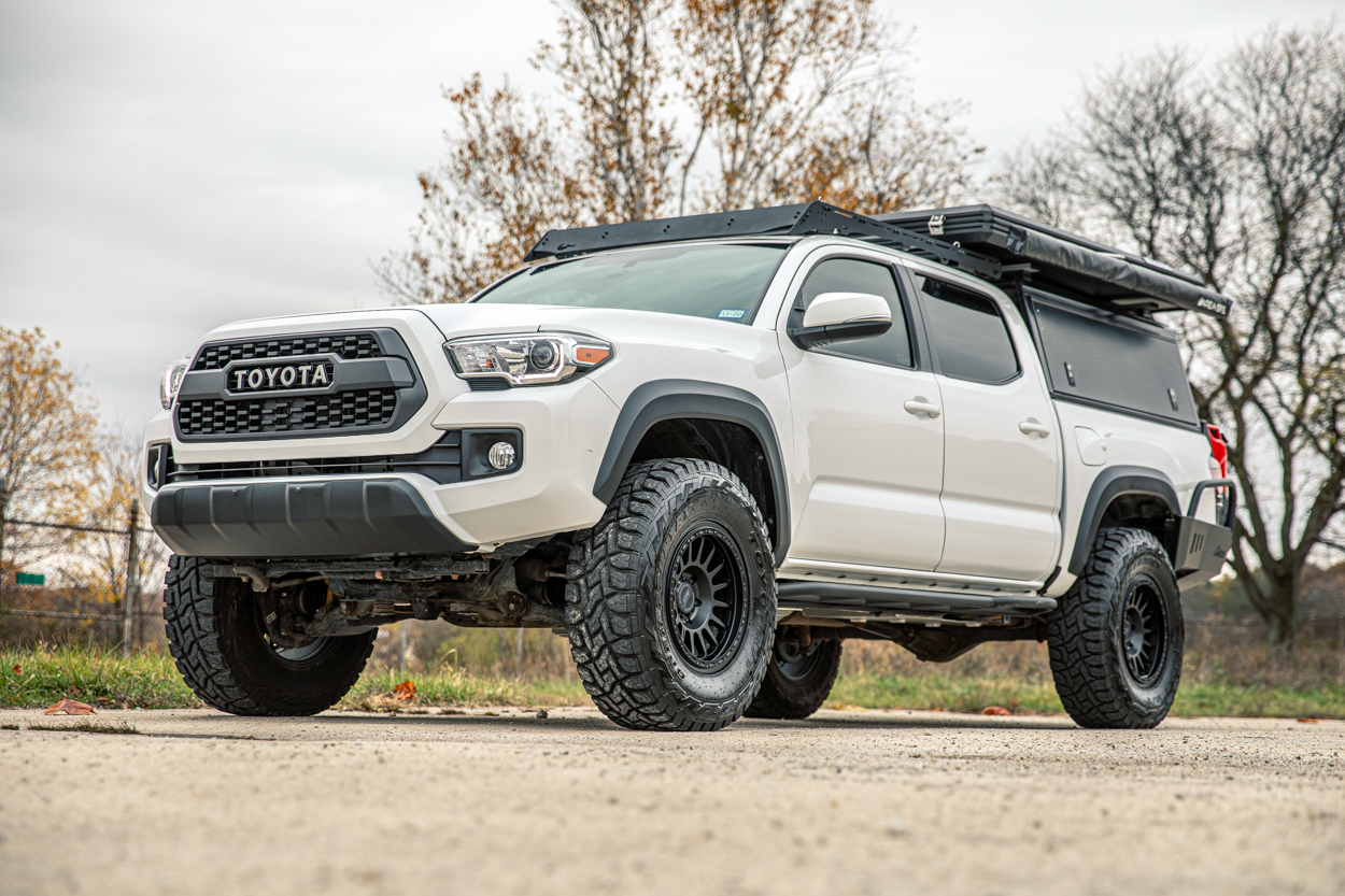 3rd Gen Tacoma with Toyo Open Country RTs, Black RRW RR6-H Wheels & Prinsu Roof Rack