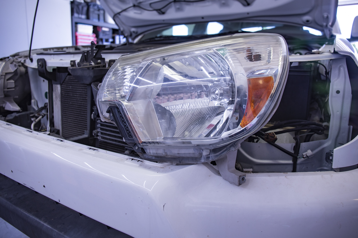 Remove 2nd Gen Tacoma Headlight Housing 