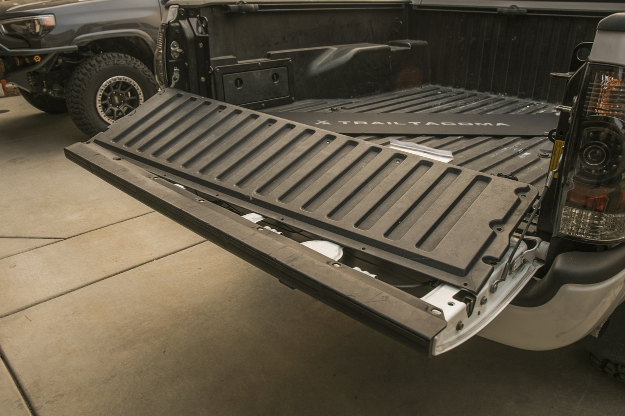 Snailarmor Tailgate Panel - Aluminum Panel for Tacoma