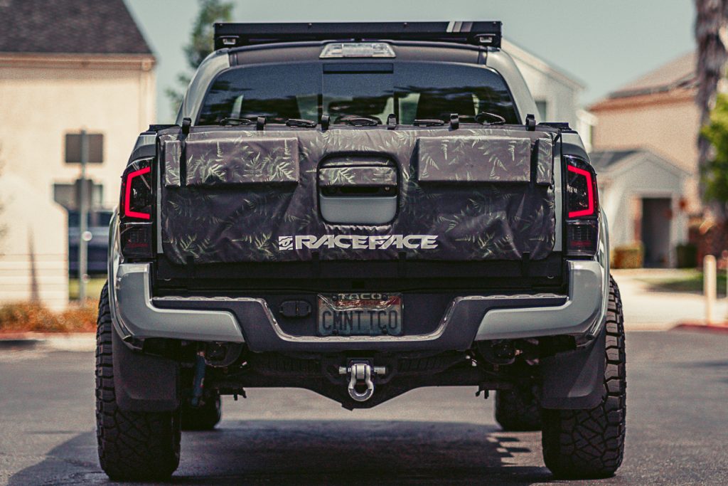 race face tailgate bike pad