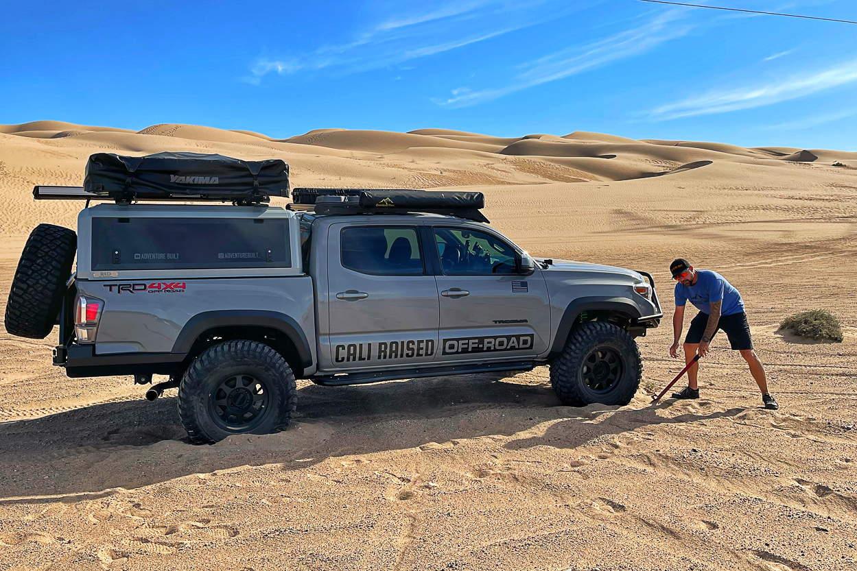 Recovery Stuck Toyota in the Sand with Agency 6 Aluminum Shovel