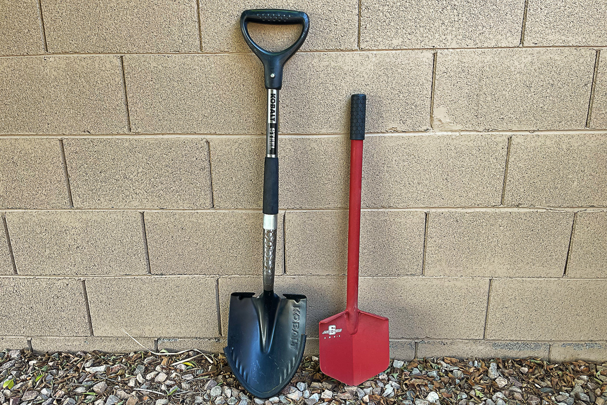 Agency 6 Aluminum Long Shovel vs. Traditional Steel Shovel