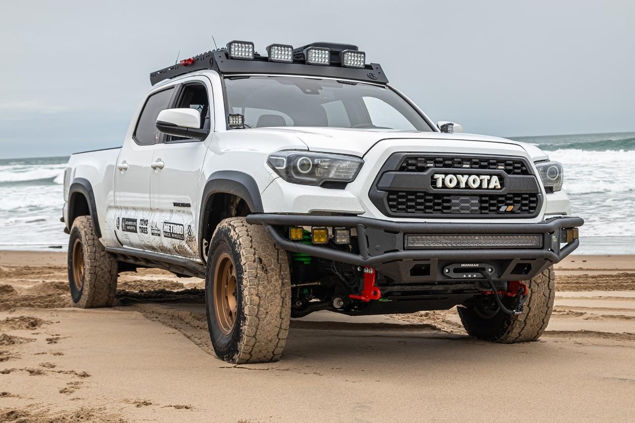 2022 white tacoma lifted