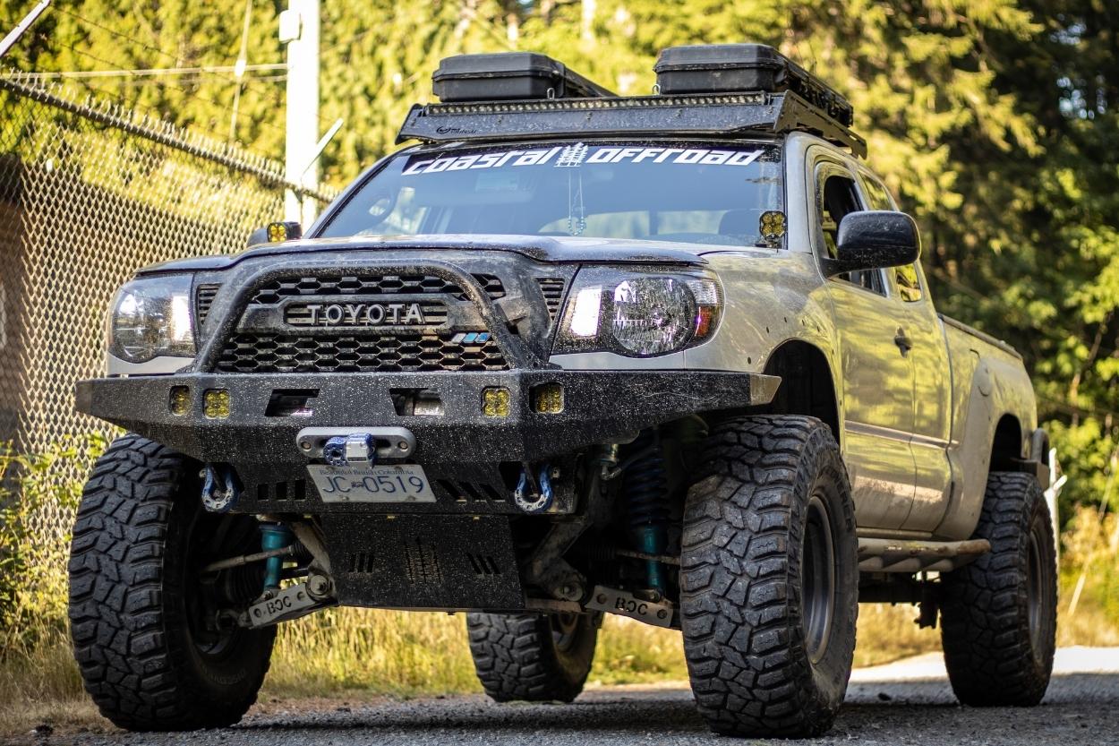 Lifted 2nd Gen Tacoma with Coastal Offroad Extreme Clearance Plate Bumper Kit & Prinsu Roof Rack