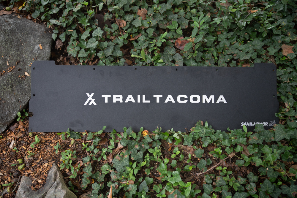 SnailArmor 2nd & 3rd Gen Tacoma Flat Aluminum Tailgate Panel with Custom Laser Engraving