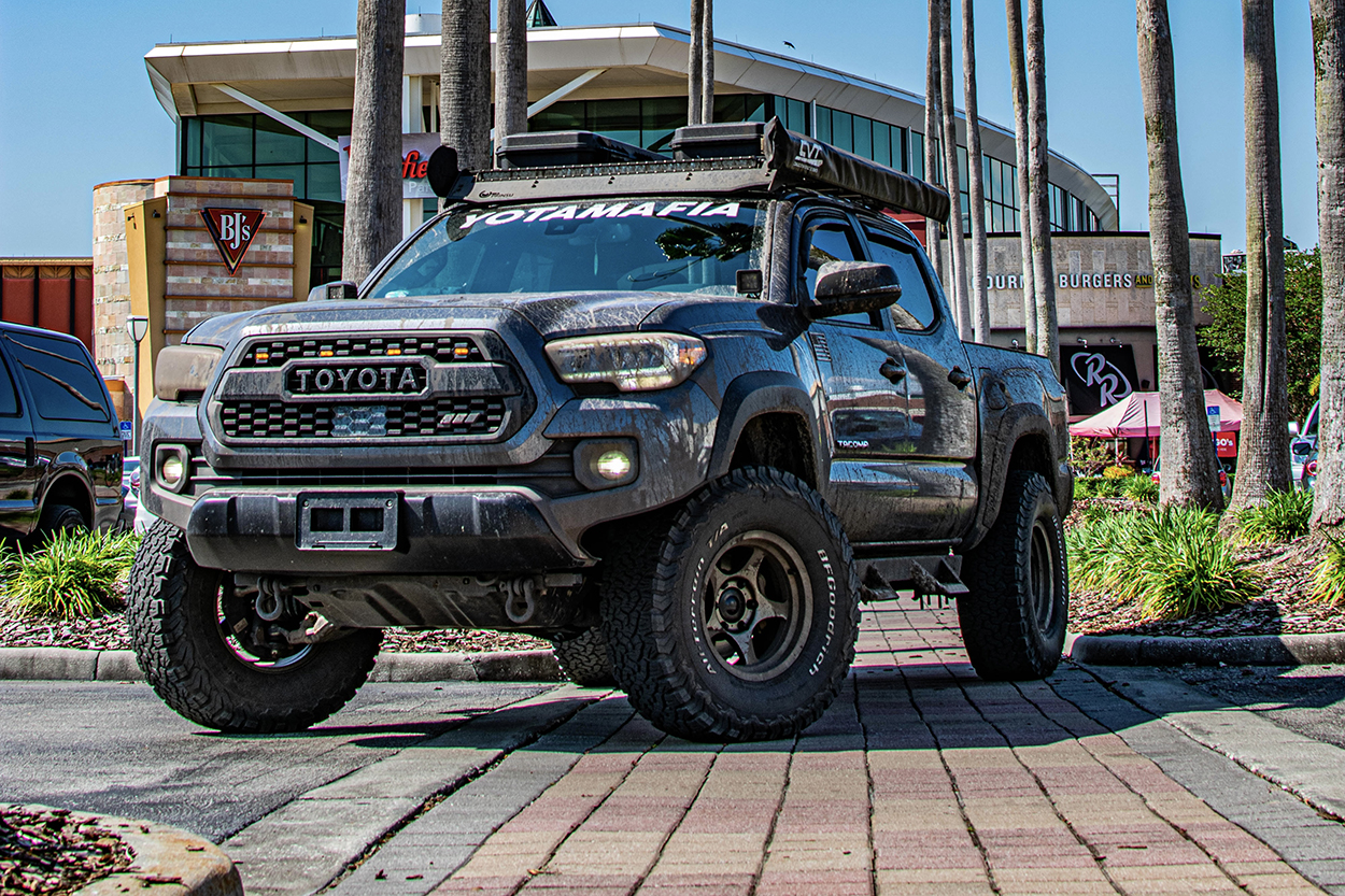 Lifted 3rd Gen Tacoma with FN Wheels, TRD Pro Grille & Prinsu Designs Roof Rack