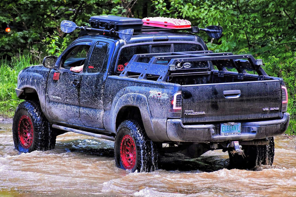 2nd Gen Tacoma With Red Wheels, Low-Profile Bed Rack, Prinsu Access Cab Rack