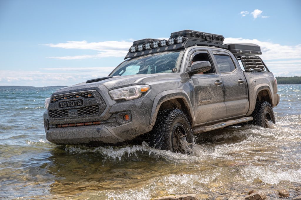 Lifted 3rd Gen Tacoma With Prinsu Roof Rack & Baja Designs LED Lights