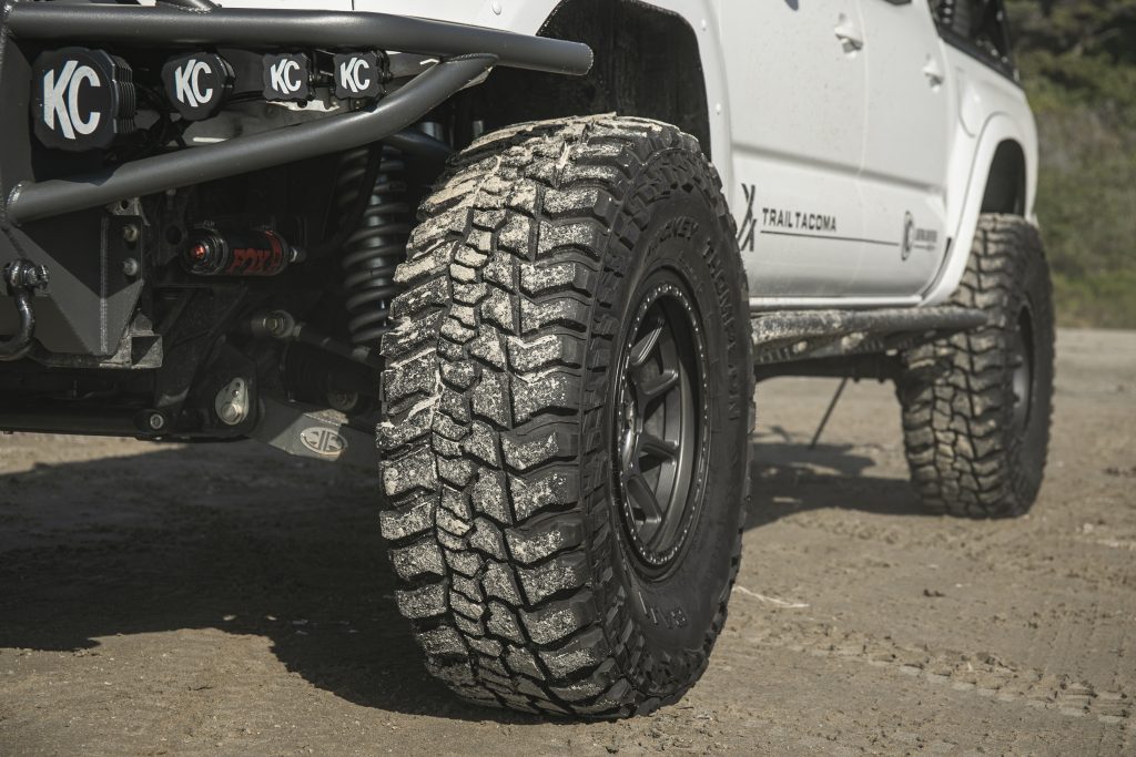 Mickey Thompson Baja Boss M/Ts (37x12.5R17)