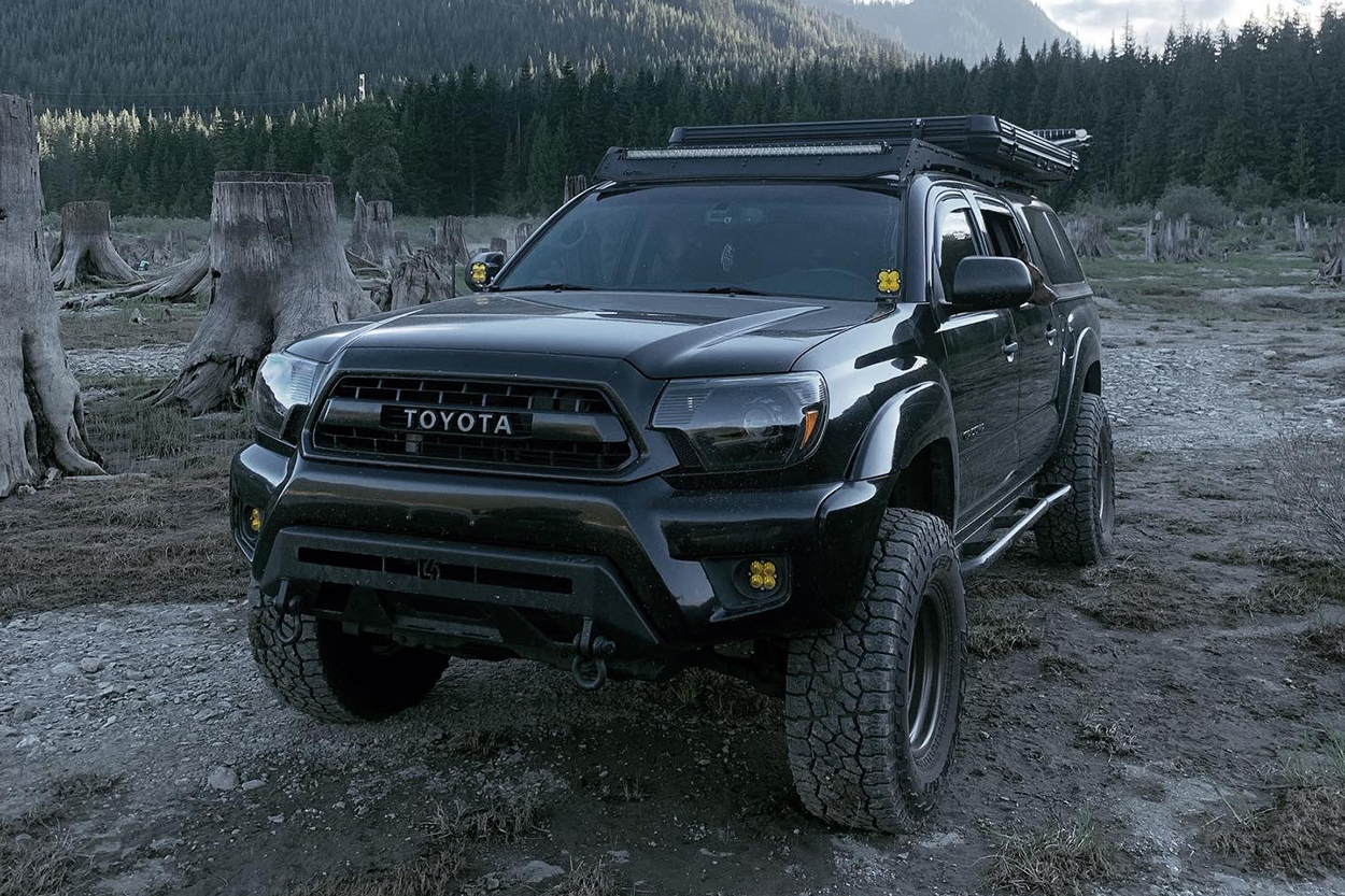 2nd Gen Tacoma w/ SOS Off-Road Concepts Rock Sliders