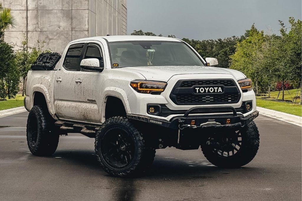 Taco Tuesday Winch Setups For WARN VS. Smittybilt