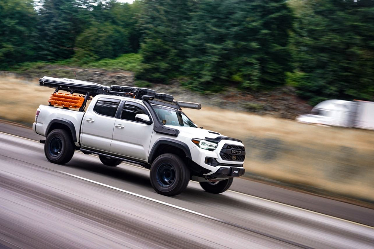 White Tacoma With Black Hood Deflector & Prinsu Roof Rack