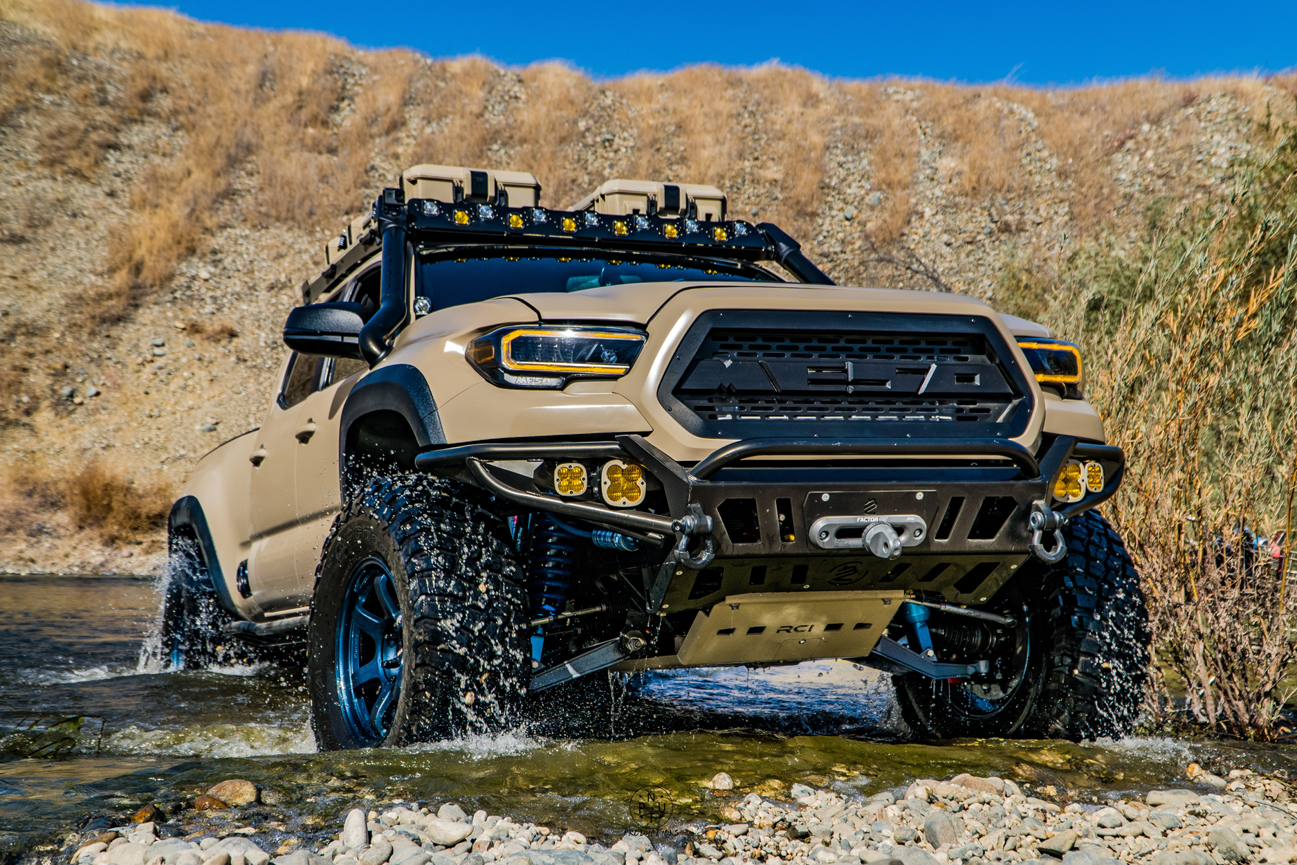 Total Chaos Long Travel Tacoma Build on 37" Tires 