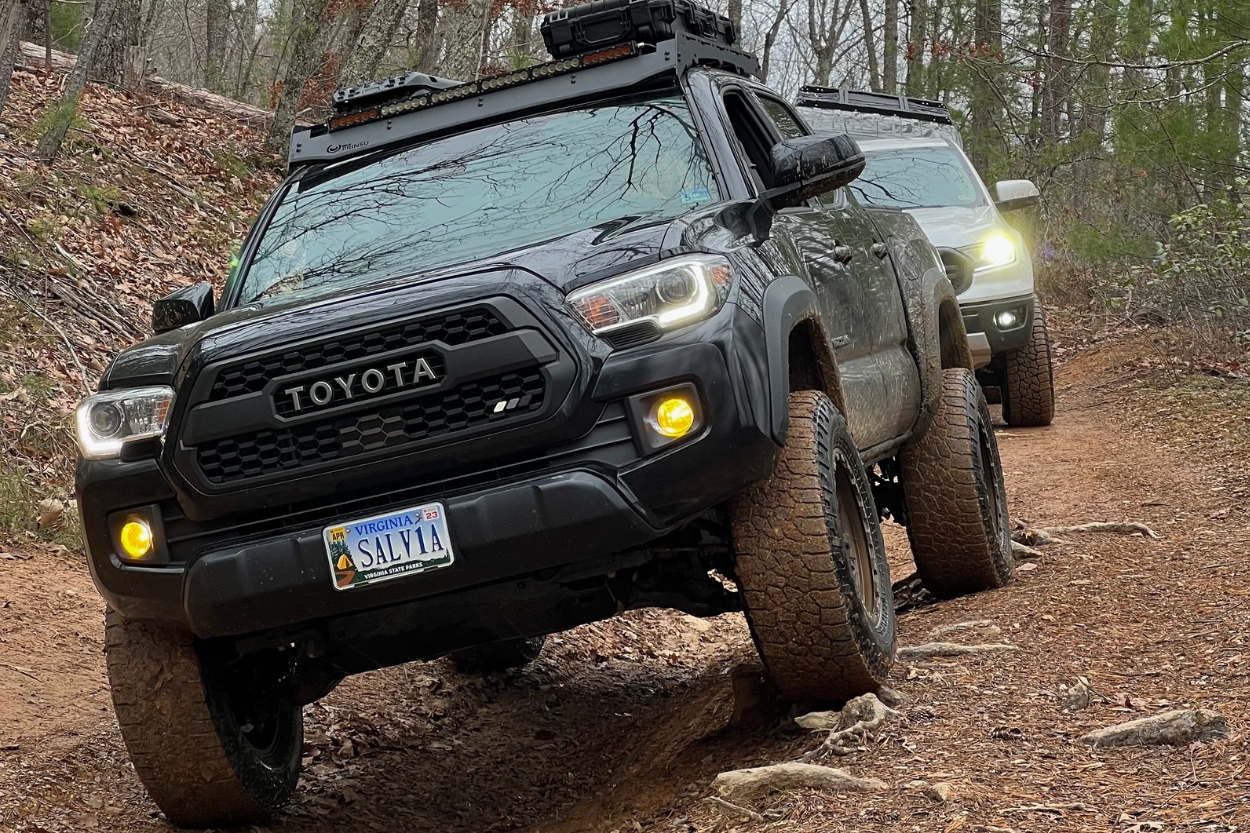 Lifted Black 3rd Gen Tacoma w/ Prinsu Roof Rack