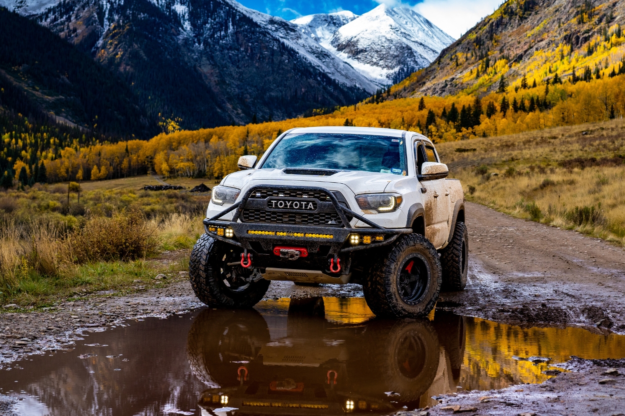 Super White 3rd Gen Tacoma with C4 Hybrid Front Bumper