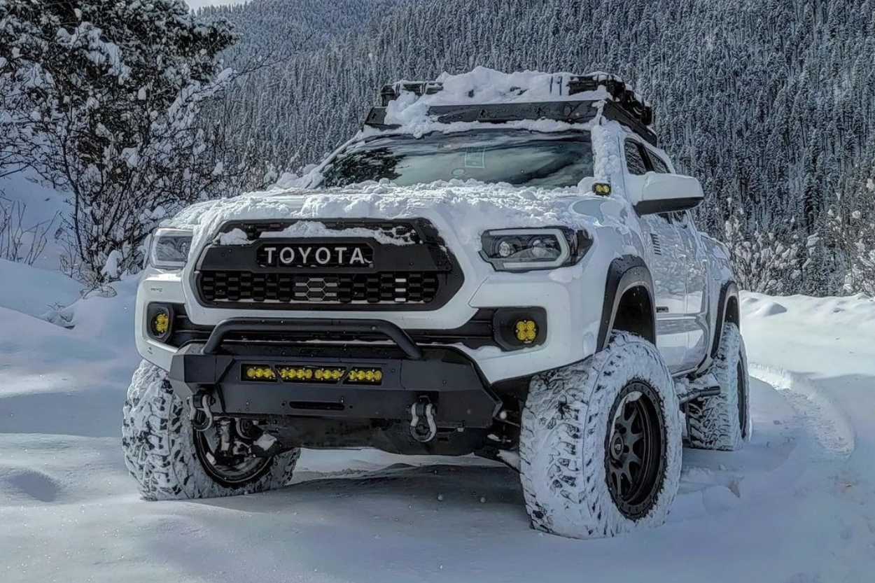 Super White SR5 Tacoma with Lo Pro Front Bumper & Viper Cut