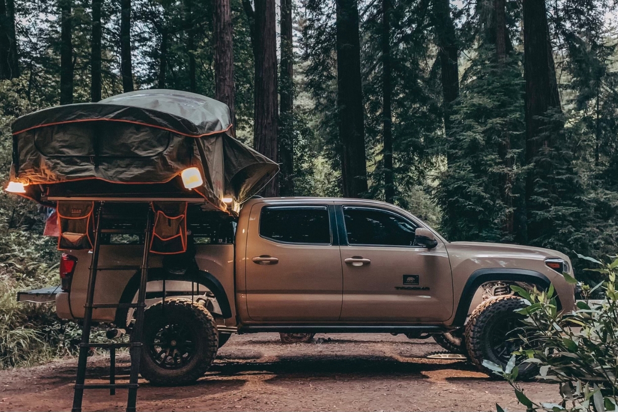 Quicksand 3rd Gen Tacoma with ROAM RTT - Camp Setup with Lights