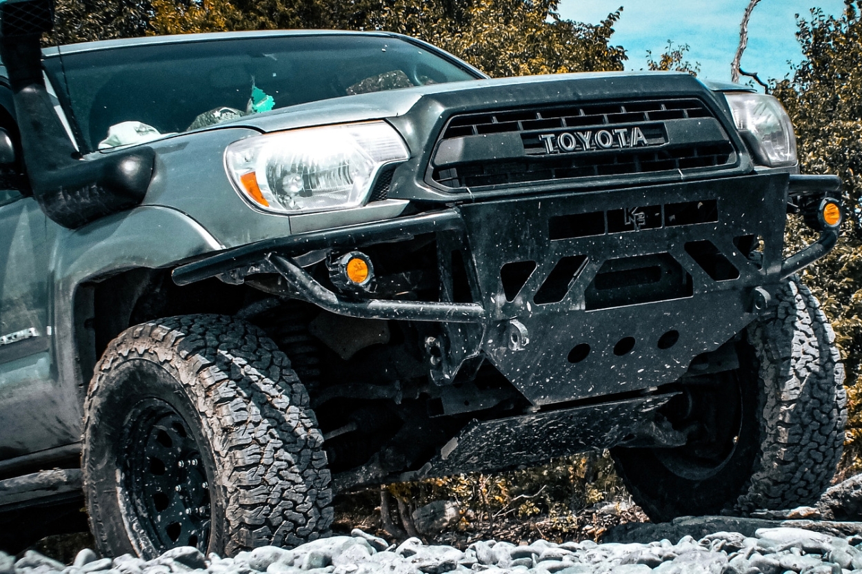 2nd Gen Tacoma With Knowlton Fabrication Hybrid Front Bumper