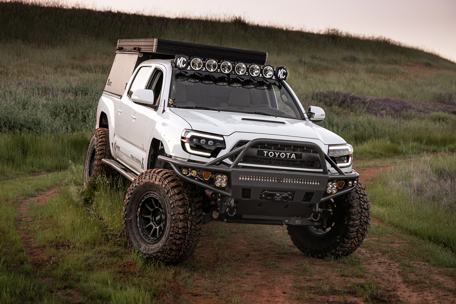 Long Travel 2nd Gen Tacoma With C4 Hybrid Front Bumper & Smittybilt X20 Gen3 Winch