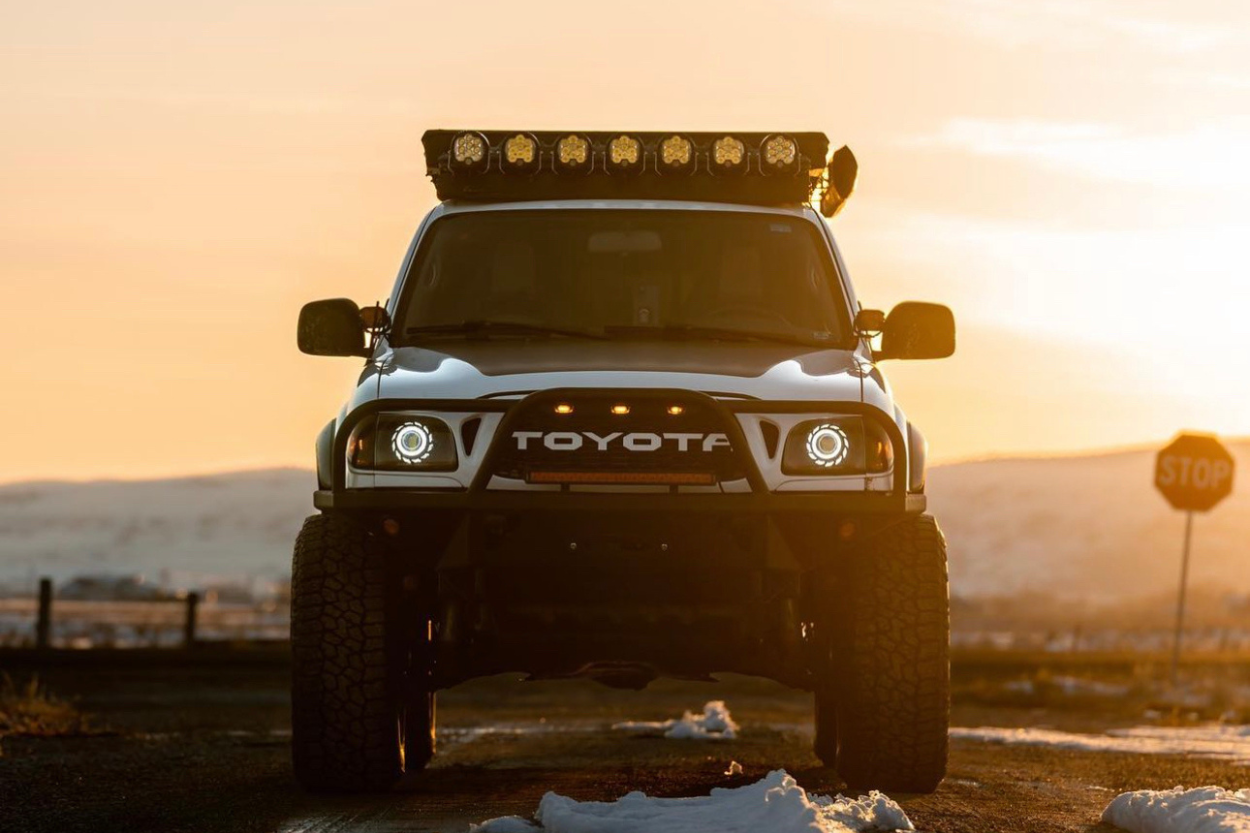 1st Gen Tacoma with TEQ Customs Headlights & Prinsu Roof Rack 