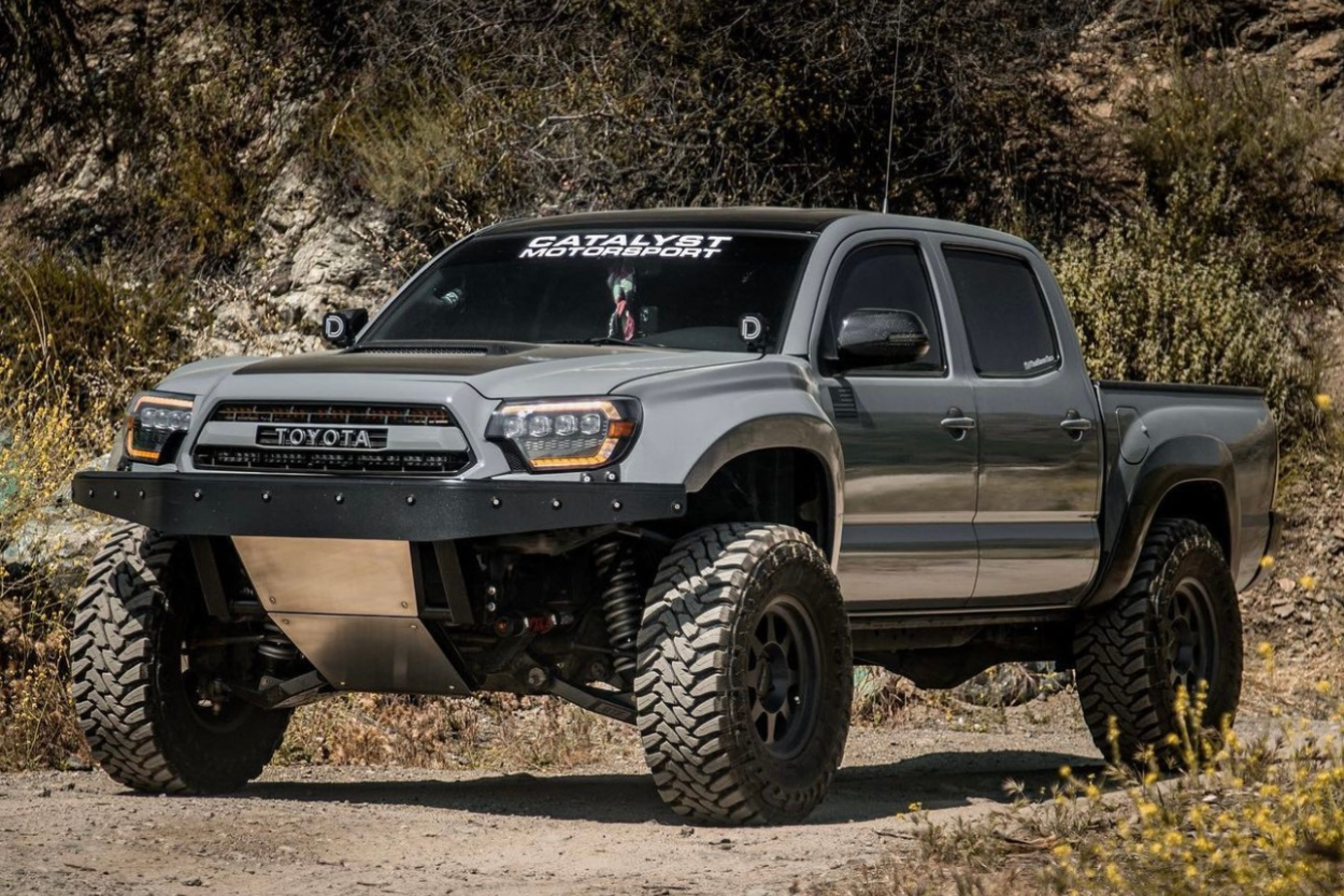 Long Travel 2nd Gen Tacoma With Fiberglass Fenders & Toyo Tire M/T 35x12.50R17 Tires