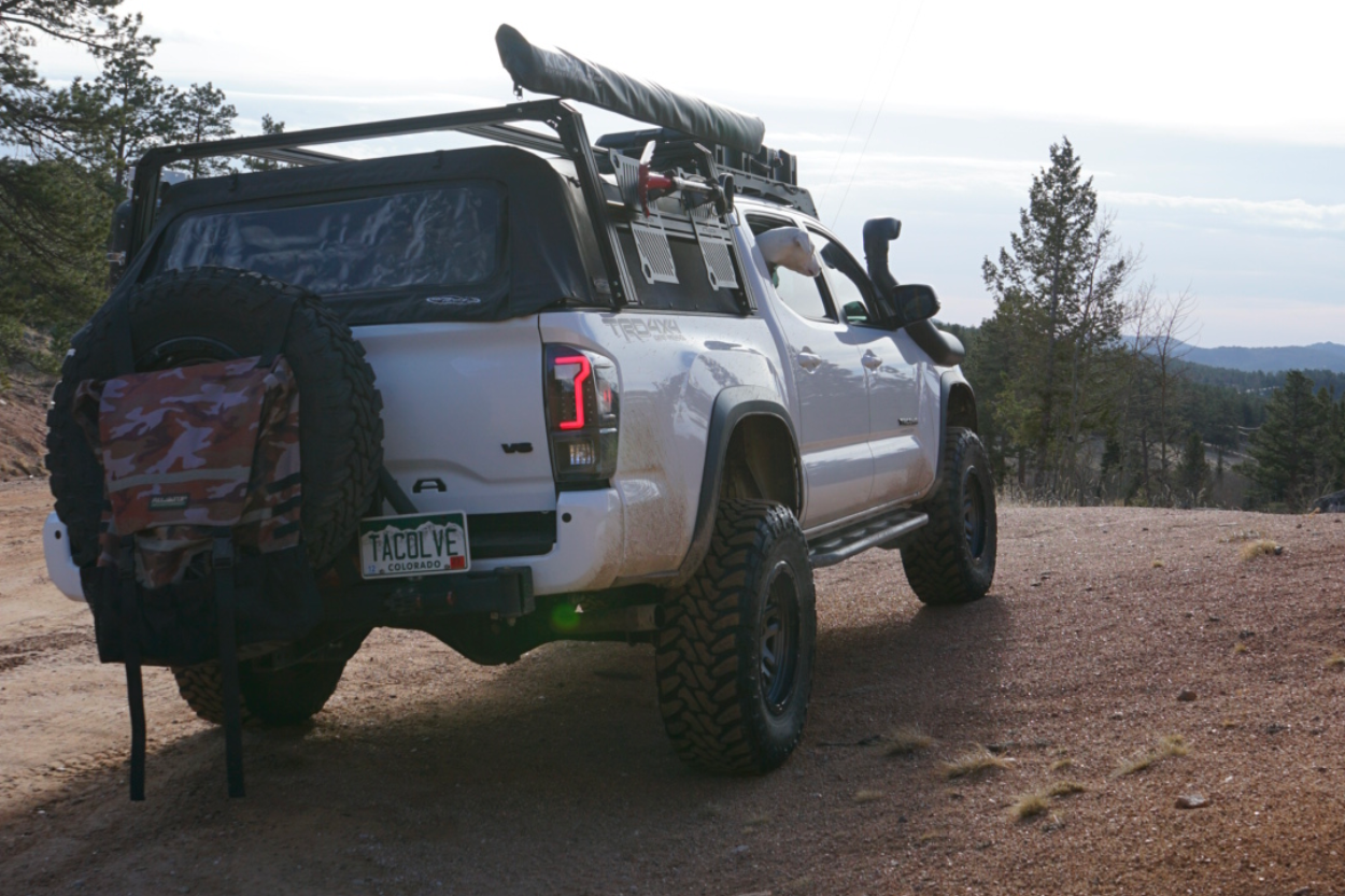 3rd Gen Tacoma with RiG'd Supply Ultra Swing & Extrusion Bed Rack