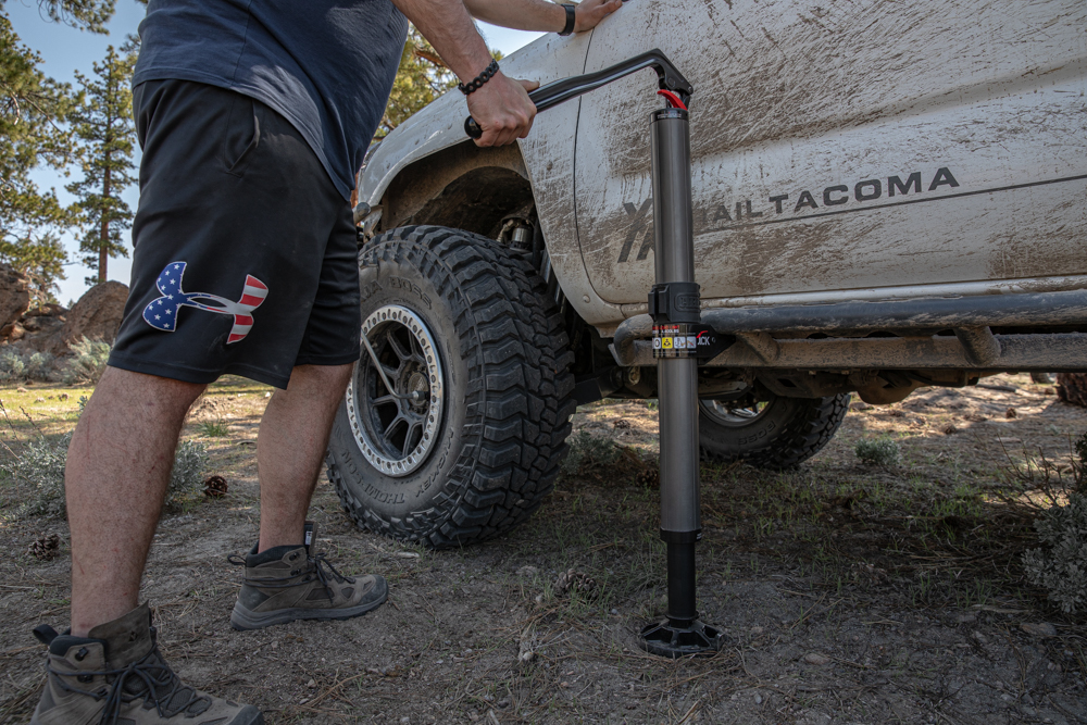 ARB Hydraulic Jack Vs. Traditional Mechanical Jack (Hi-Lift)