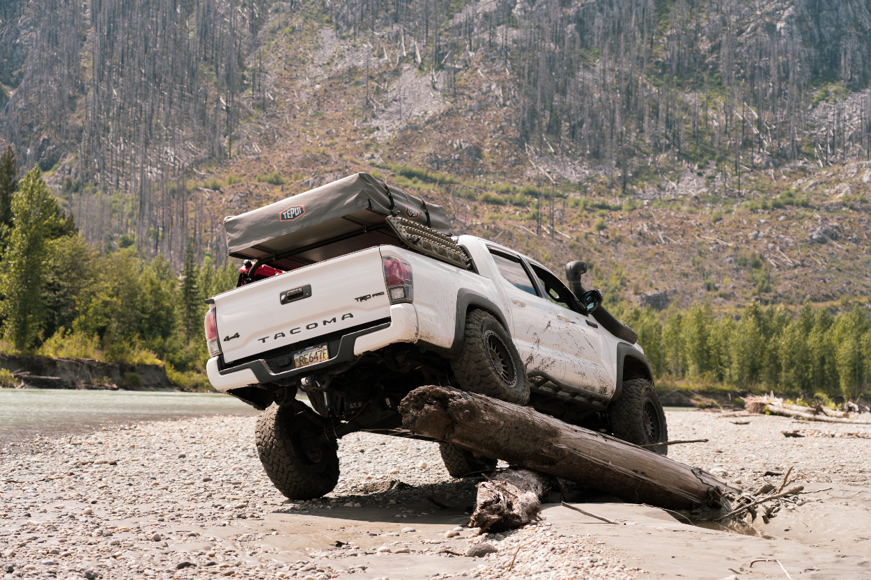 3rd Gen Tacoma With MAXTRAX MKII Recovery Tracks Mounted To Bed Rack Using Prinsu Mounting Pins