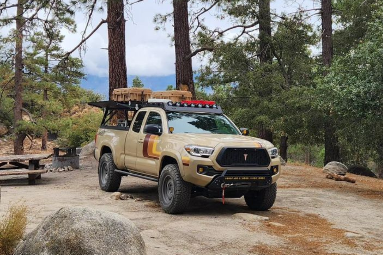 3rd Gen Tacoma With Rotopax 4 Gal Fuel Pax & 2 Gal Water Pax Mounted On Roof Rack