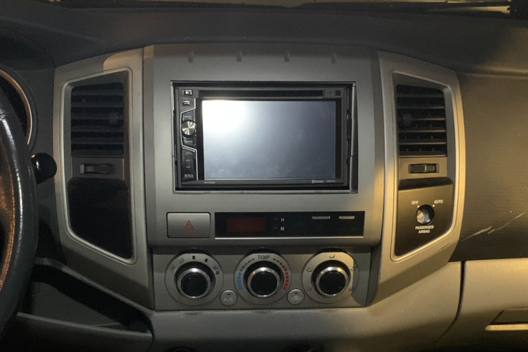 6 Example Head Unit Setups For Tacoma