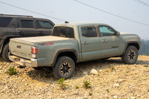 Gator EFX Hard Fold Tonneau Cover For 2nd & 3rd Gen Tacoma