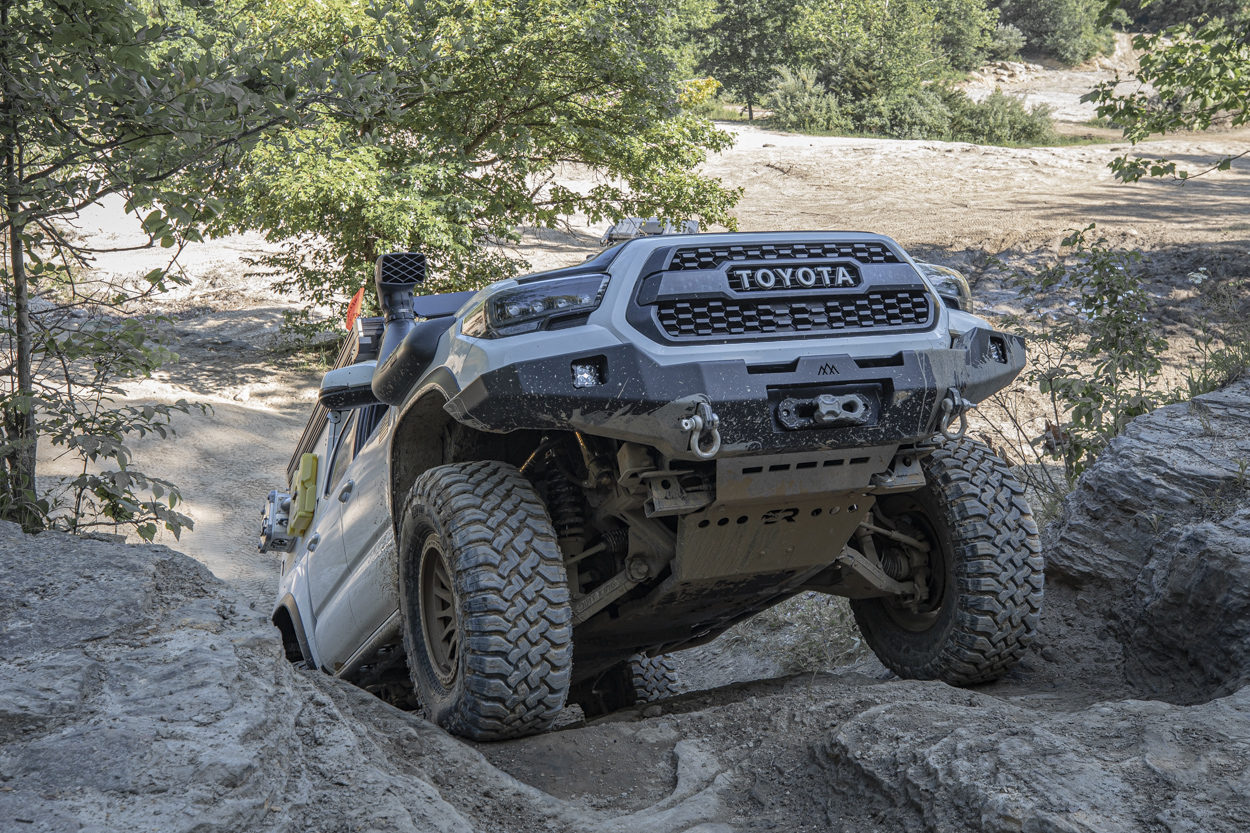 Rock Crawling With Hybrid Steel & Aluminum Bumper