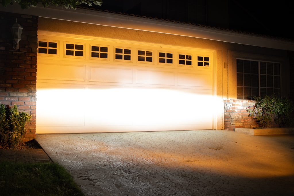 Low Beams & Amber Light Bar Output