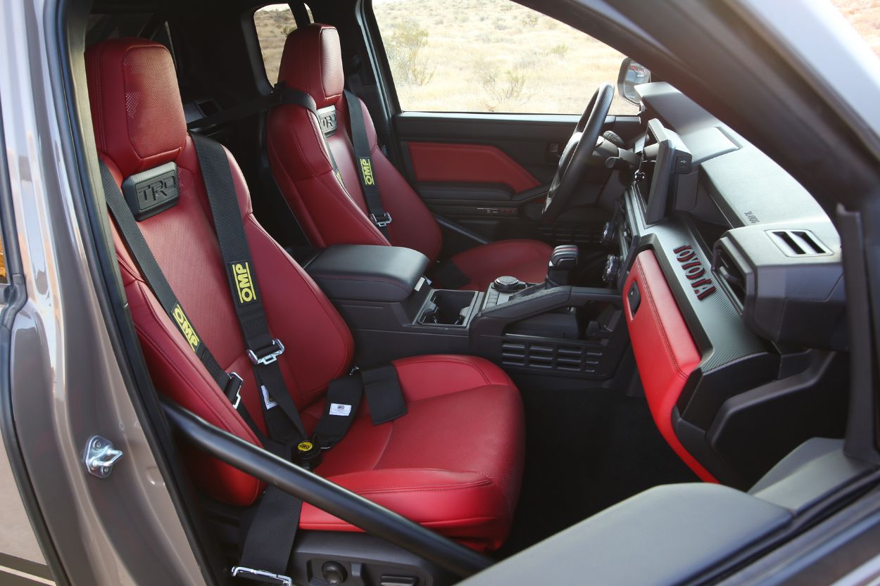 ProRunner Interior Shots With Roll Cage & Custom Seat Harness