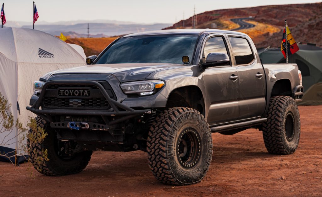 3rd Gen Tacoma On 37s With Eaton Front E-Locker