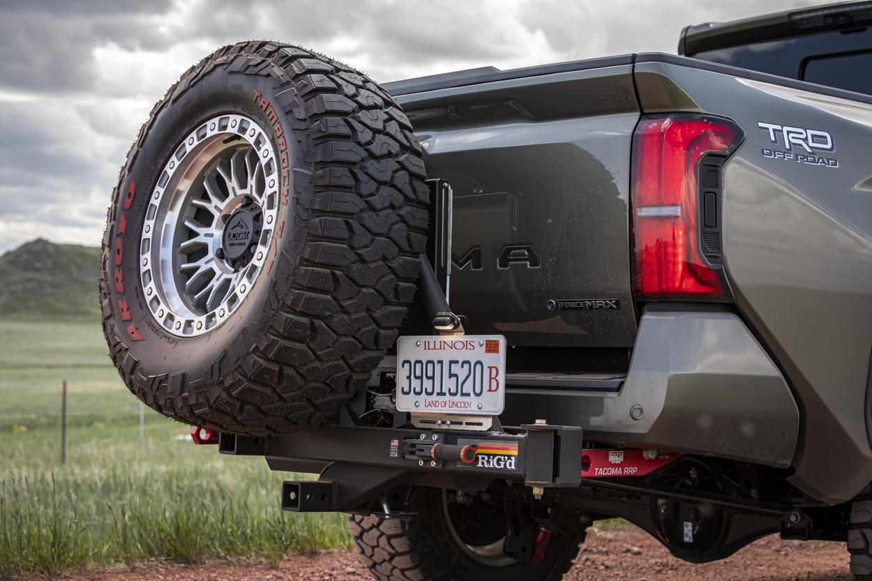 RiGd UltraSwing - Hitch Mounted Tire & Accessory Carrier
