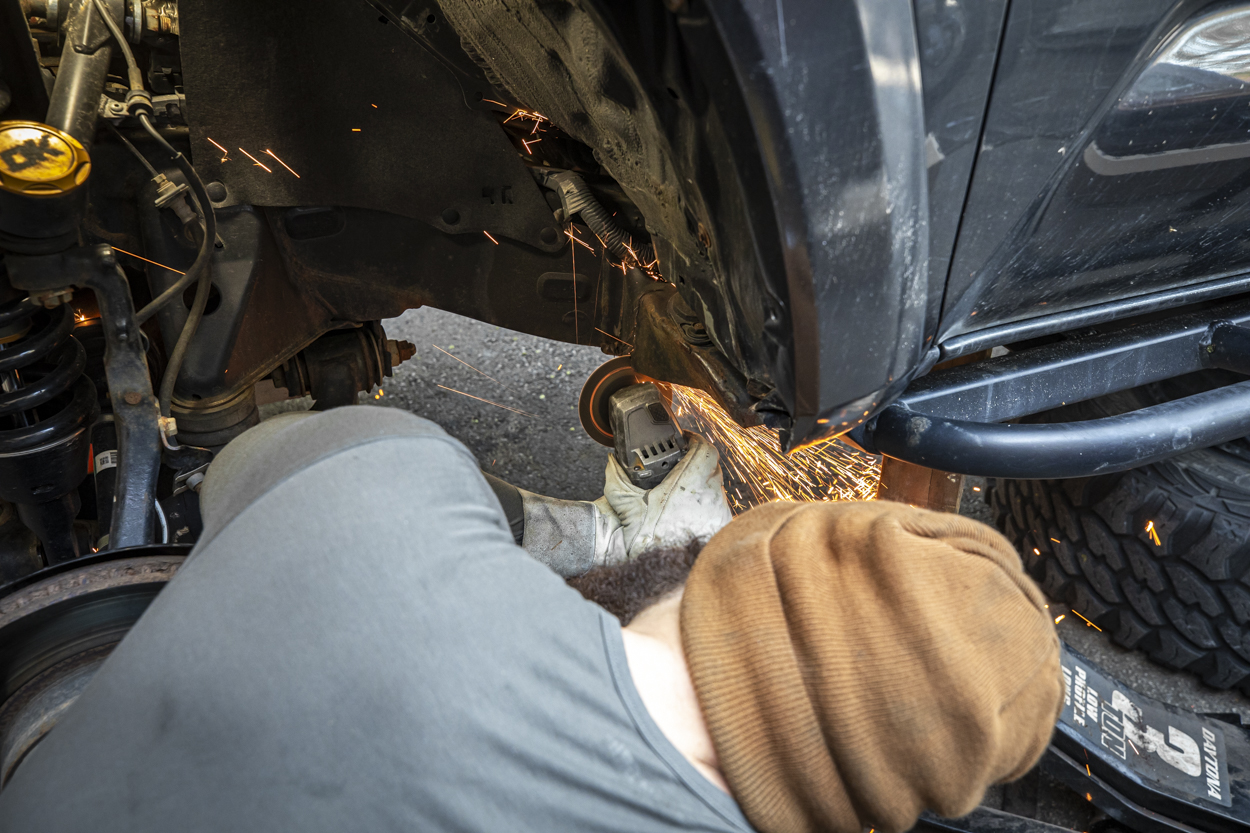 Cutting Body Mount For Relocation