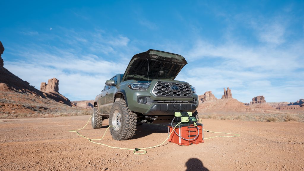 MORRFlate Compressor, Air Hub & Hose Kit Airing Up 3rd Gen Tacoma Tires