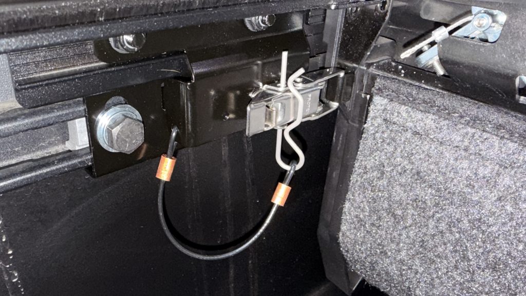 RetraxPro EZ-OFF Cover Mechanism & Lock